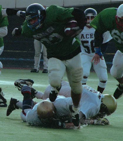 FB Asy Ho completed his 2nd College Bowl appearance with some fierce running and the game's only TD.