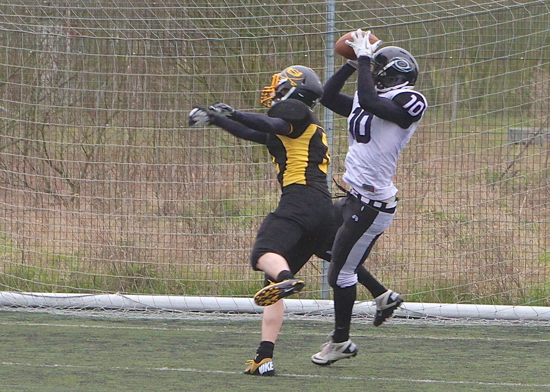 Dominic Husbands makes the catch which gives Hertfordshire Hurricanes their fifth and final touchdown of the game.